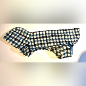 Top paw blue plaid fleece hoodie. Large